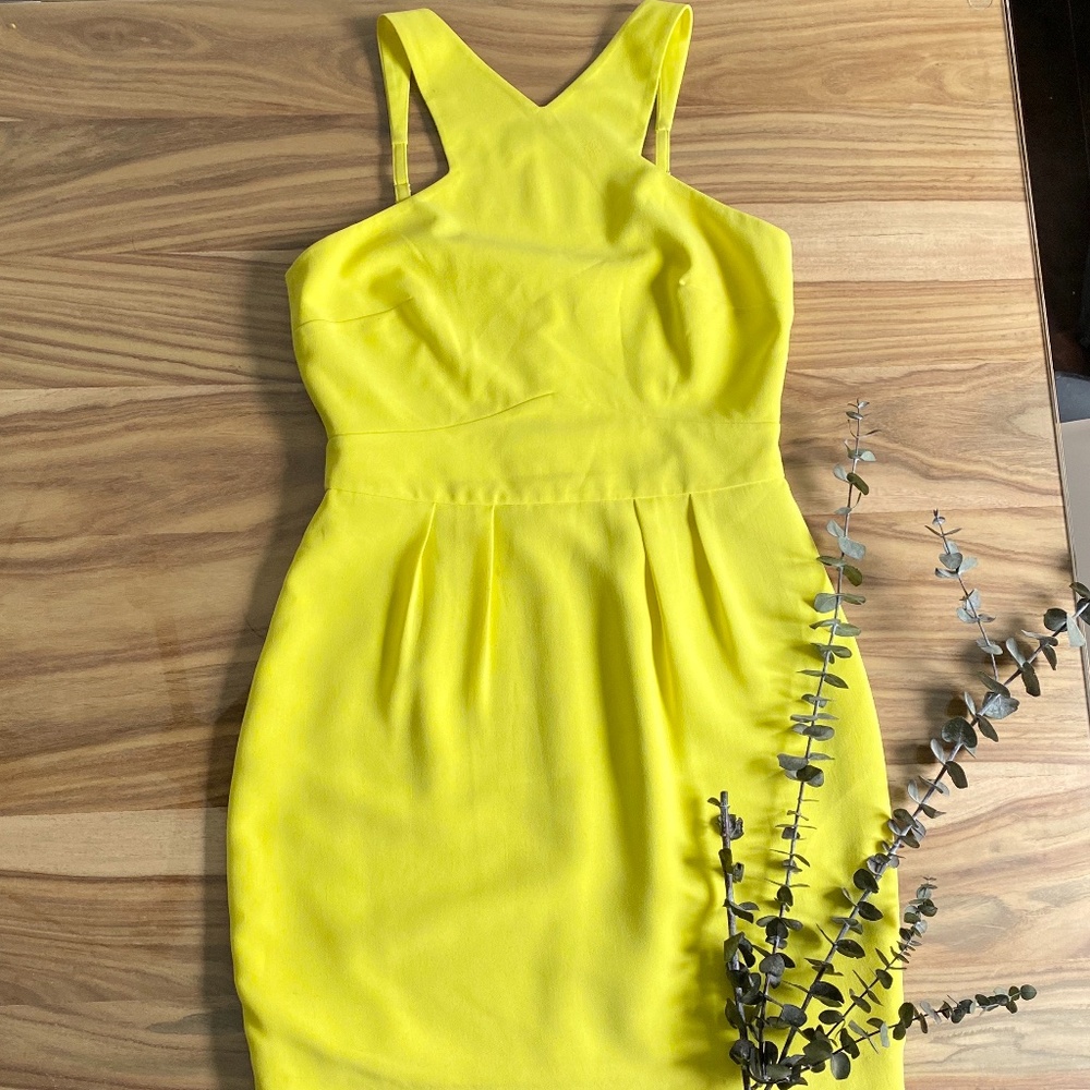 Sexy Yellow dress Guess by Marciano 💛